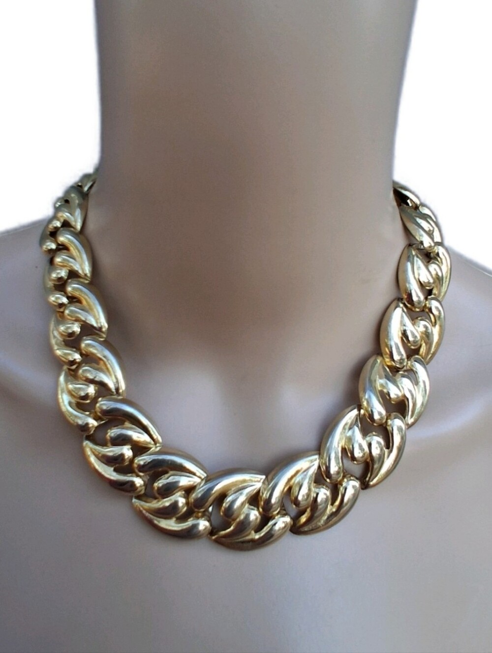 Vintage Gold Tone Chunky Link Collar Necklace Bold Statement Choker